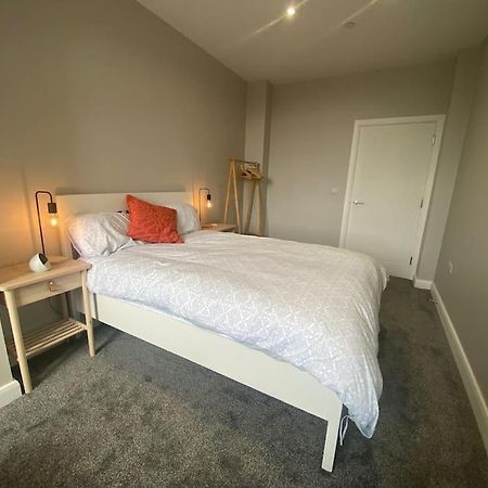 Chic Mill Conversion Beside Piece Hall & Eureka! Halifax Bagian luar foto