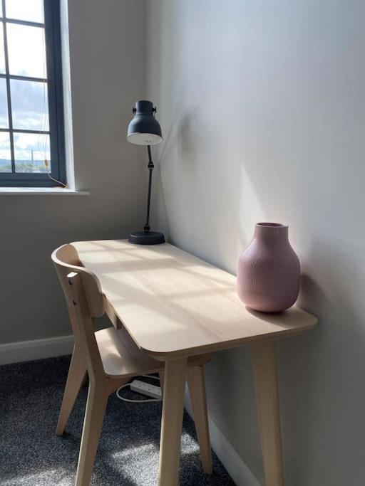Chic Mill Conversion Beside Piece Hall & Eureka! Halifax Bagian luar foto