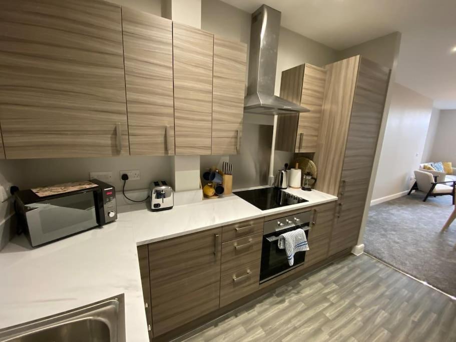 Chic Mill Conversion Beside Piece Hall & Eureka! Halifax Bagian luar foto